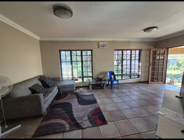 2 BEDROOM HOUSE FOR SALE IN VANDERBIJLPARK SE 4